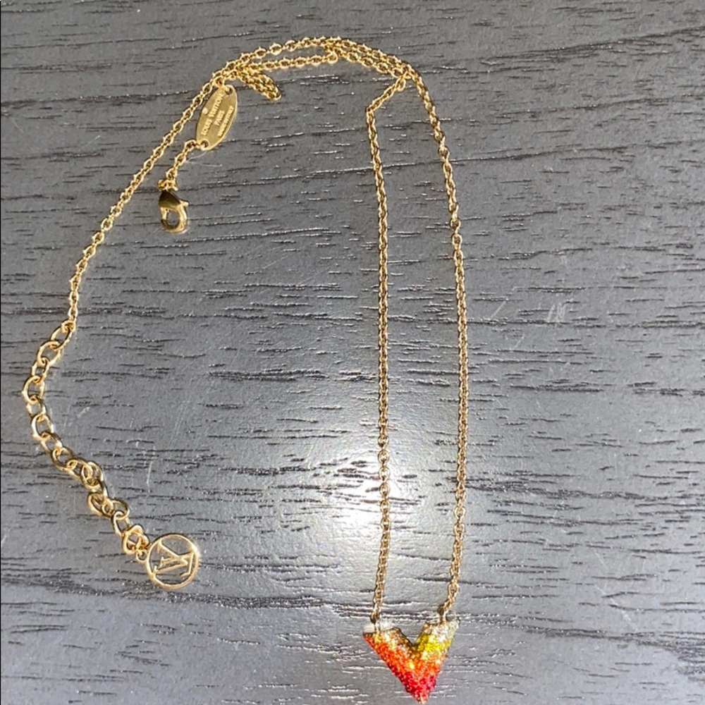 Louis Vuitton Essential V Necklace